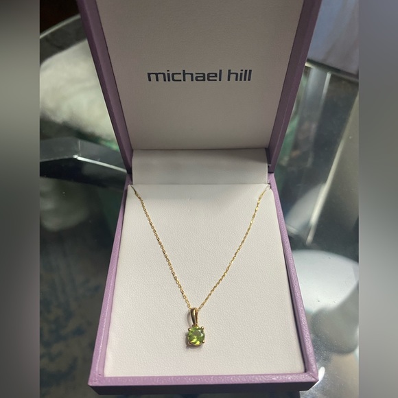 Brand New 4mm Peridot 14K Gold Necklace by Michael Hill - Picture 5 of 10